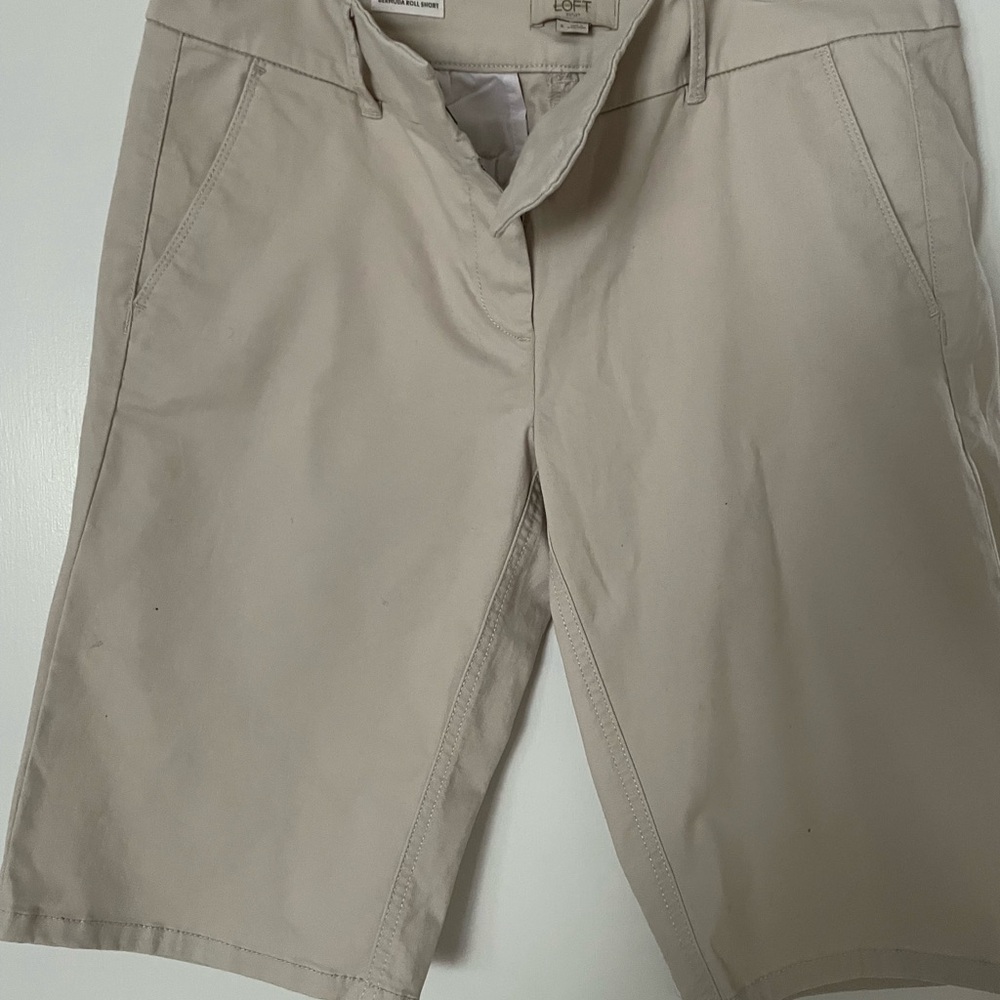 LOFT Women's Cream Bermuda Shorts - Picture 4 of 4